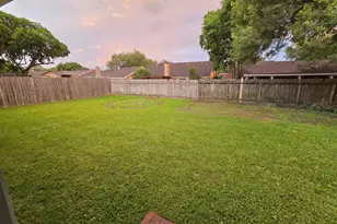 14315 Royal Hill Dr, Houston, TX 77083 - Photo 18