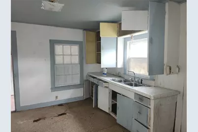 500 E Kezee, Calvert, TX 77837 - Photo 10