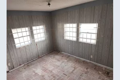500 E Kezee, Calvert, TX 77837 - Photo 16