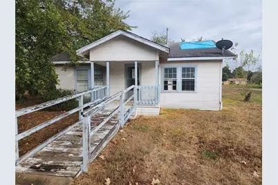 500 E Kezee, Calvert, TX 77837 - Photo 2
