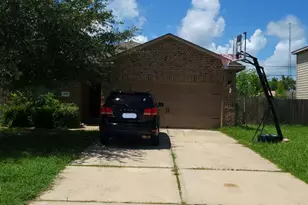 2707 Tracy Ln, Highlands, TX 77562 - Photo 1