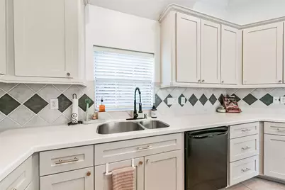 321 Pine Creek Drive, Friendswood, TX 77546 - Photo 18