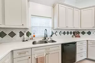 321 Pine Creek Dr, Friendswood, TX 77546 - Photo 18