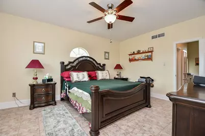 10913 N P Street, La Porte, TX 77571 - Photo 4