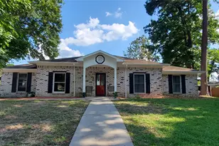 10108 Woodhollow Dr, Conroe, TX 77385 - Photo 1