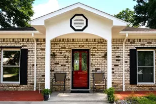 10108 Woodhollow Dr, Conroe, TX 77385 - Photo 1