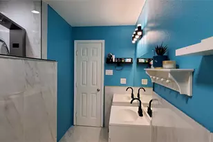 10108 Woodhollow Dr, Conroe, TX 77385 - Photo 16