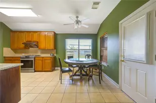 702 Hollyhock Dr, Stafford, TX 77477 - Photo 18