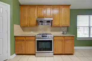 702 Hollyhock Dr, Stafford, TX 77477 - Photo 10