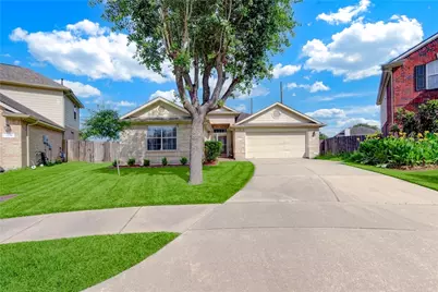 702 Hollyhock Drive, Stafford, TX 77477 - Photo 2