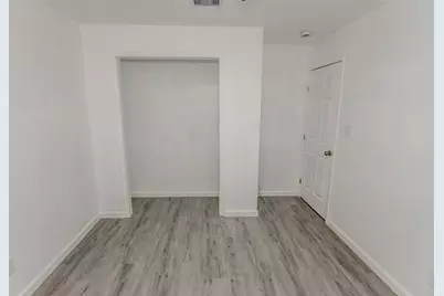 9210 Saint Lo Road, Houston, TX 77033 - Photo 12