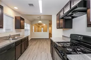 5435 Latta Plantation Ln, Katy, TX 77449 - Photo 4