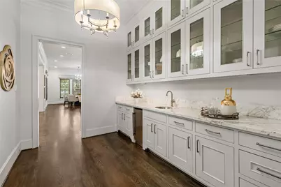 5307 Huckleberry Lane, Houston, TX 77056 - Photo 8