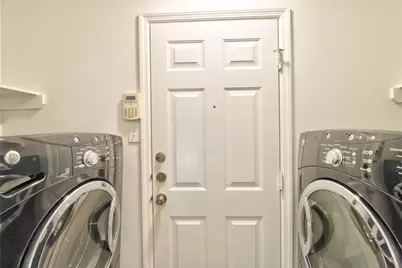 18 Shinyrock Place, The Woodlands, TX 77381 - Photo 12