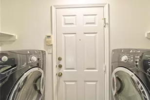 18 Shinyrock Pl, The Woodlands, TX 77381 - Photo 12