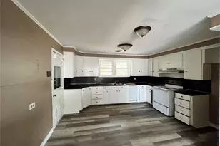 103 E Stone St, Brenham, TX 77833 - Photo 2