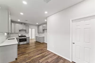 4826 Brooklawn Drive, Houston, TX 77066 - Photo 8