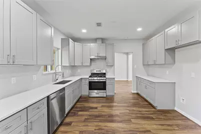 4826 Brooklawn Drive, Houston, TX 77066 - Photo 10