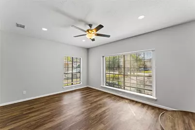 4826 Brooklawn Drive, Houston, TX 77066 - Photo 6