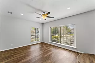 4826 Brooklawn Dr, Houston, TX 77066 - Photo 6