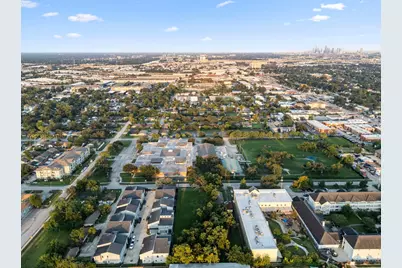 1911 Jacquelyn Drive, Houston, TX 77055 - Photo 10