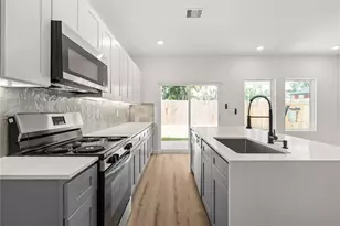 8316 Prairie View Dr, Houston, TX 77088 - Photo 8