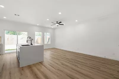 8316 Prairie View Drive, Houston, TX 77088 - Photo 6