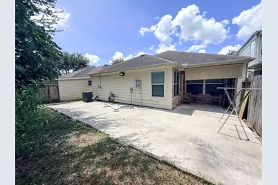 8027 Daylilly Creek Drive, Houston, TX 77083 - Photo 8