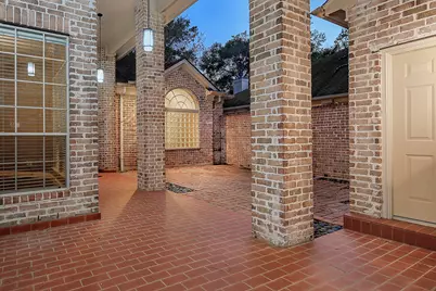 59 W Palmer Bend, The Woodlands, TX 77381 - Photo 2