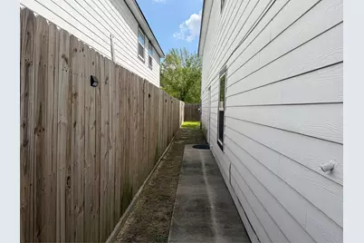 6610 Haight Street #B, Houston, TX 77028 - Photo 12