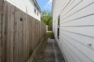 6610 Haight St, Houston, TX 77028 - Photo 12