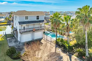 1319 Coral Way, Tiki Island, TX 77554 - Photo 2