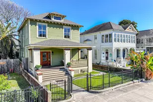 1310 Rosenberg St, Galveston, TX 77550 - Photo 2