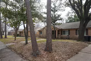 10703 Wickersham Ln, Houston, TX 77042 - Photo 34