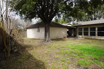 10703 Wickersham Lane, Houston, TX 77042 - Photo 38