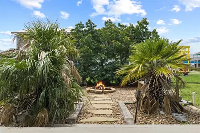 930 West Lane, Crystal Beach, TX 77650 - Photo 6