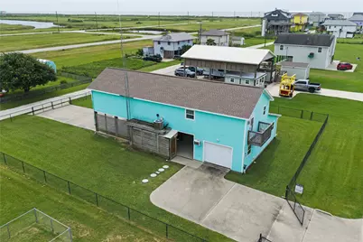 930 West Lane, Crystal Beach, TX 77650 - Photo 2