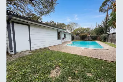 10726 Sugar Hill Drive, Houston, TX 77042 - Photo 18