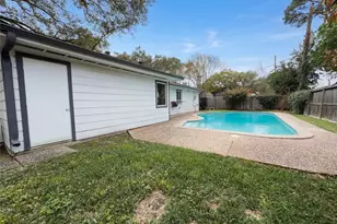 10726 Sugar Hill Dr, Houston, TX 77042 - Photo 18