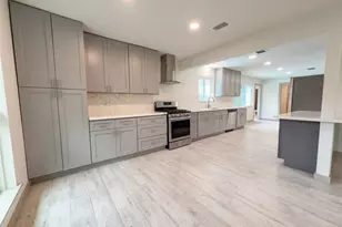10726 Sugar Hill Dr, Houston, TX 77042 - Photo 2
