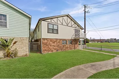 7302 Jones Drive, Galveston, TX 77551 - Photo 4