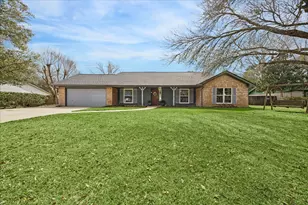 403 Colonial Dr, Friendswood, TX 77546 - Photo 1