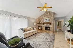 403 Colonial Dr, Friendswood, TX 77546 - Photo 2