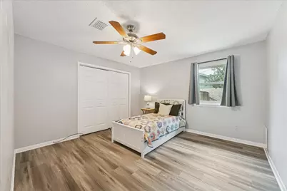 403 Colonial Drive, Friendswood, TX 77546 - Photo 22