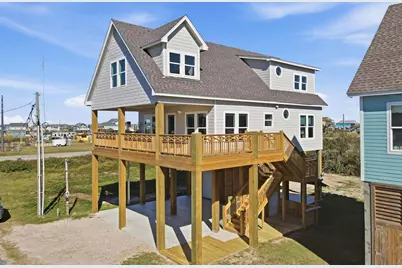 990 Peachtree, Gilchrist, TX 77617 - Photo 2