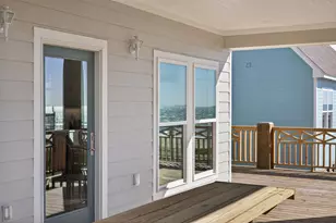 990 Peachtree, Gilchrist, TX 77617 - Photo 4