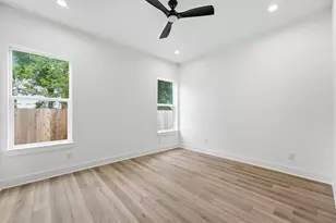 944 Homer St, Houston, TX 77091 - Photo 8