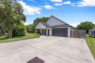 3220 Ash Ave, Groves, TX 77619 - Photo 2