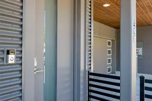 511 Memorial Heights Dr, Houston, TX 77007 - Photo 2