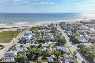 1220 Ave M 1/2, Galveston, TX 77550 - Photo 2